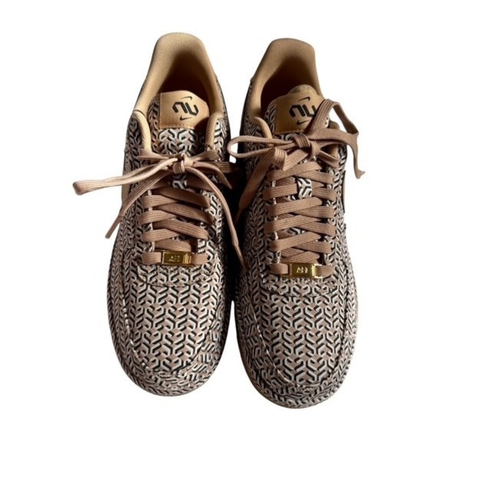NEW Nike Air Force 1 LX United in Victory - Hemp Monogram Print NU Gold Womens 9 - Picture 5 of 8